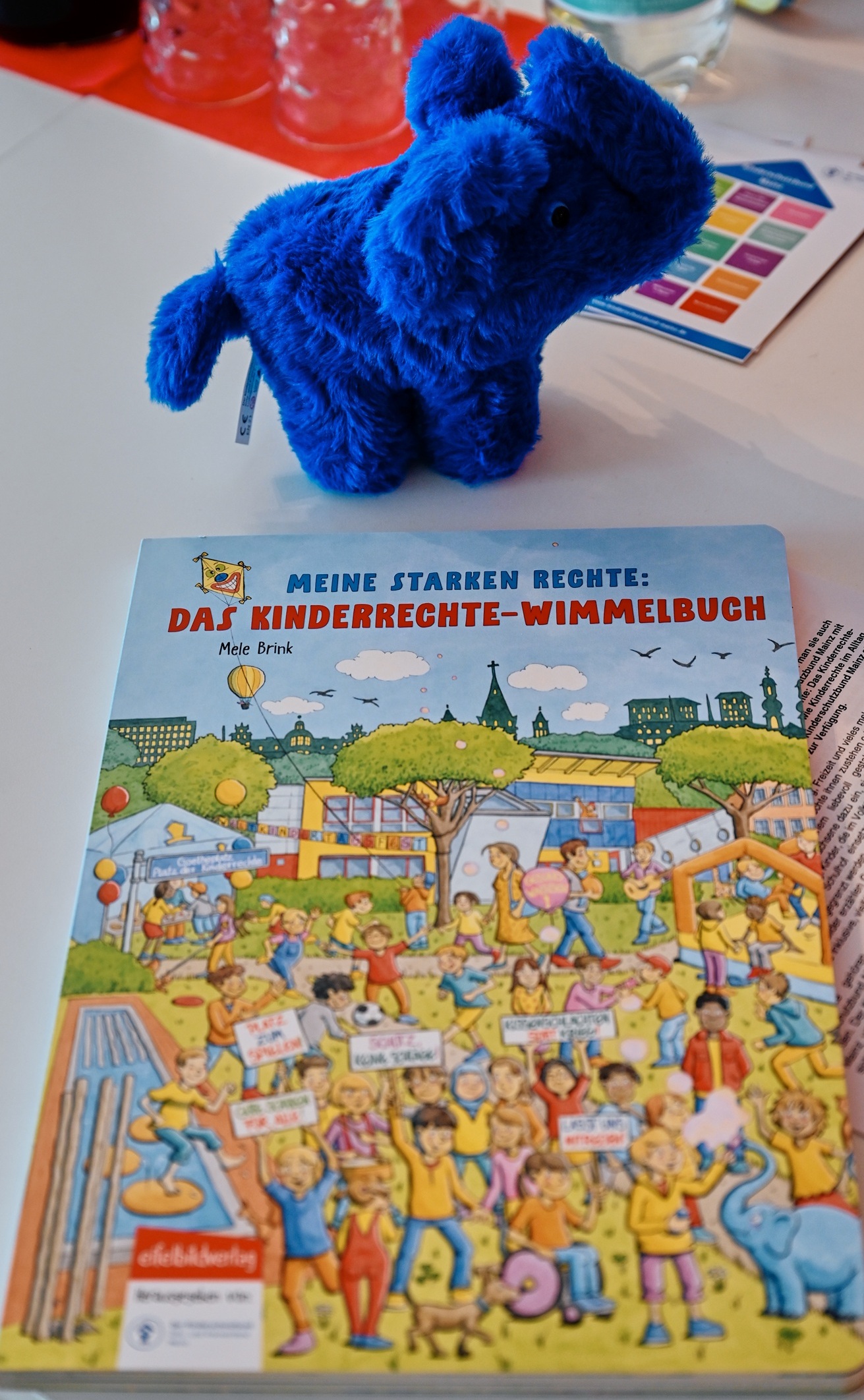 Unser Kinderrechte-Wimmelbuch